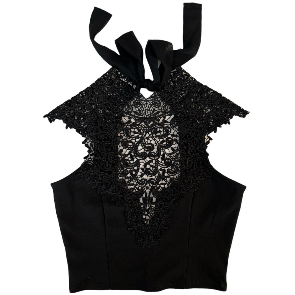 Solemio Lace Halted Crop Top